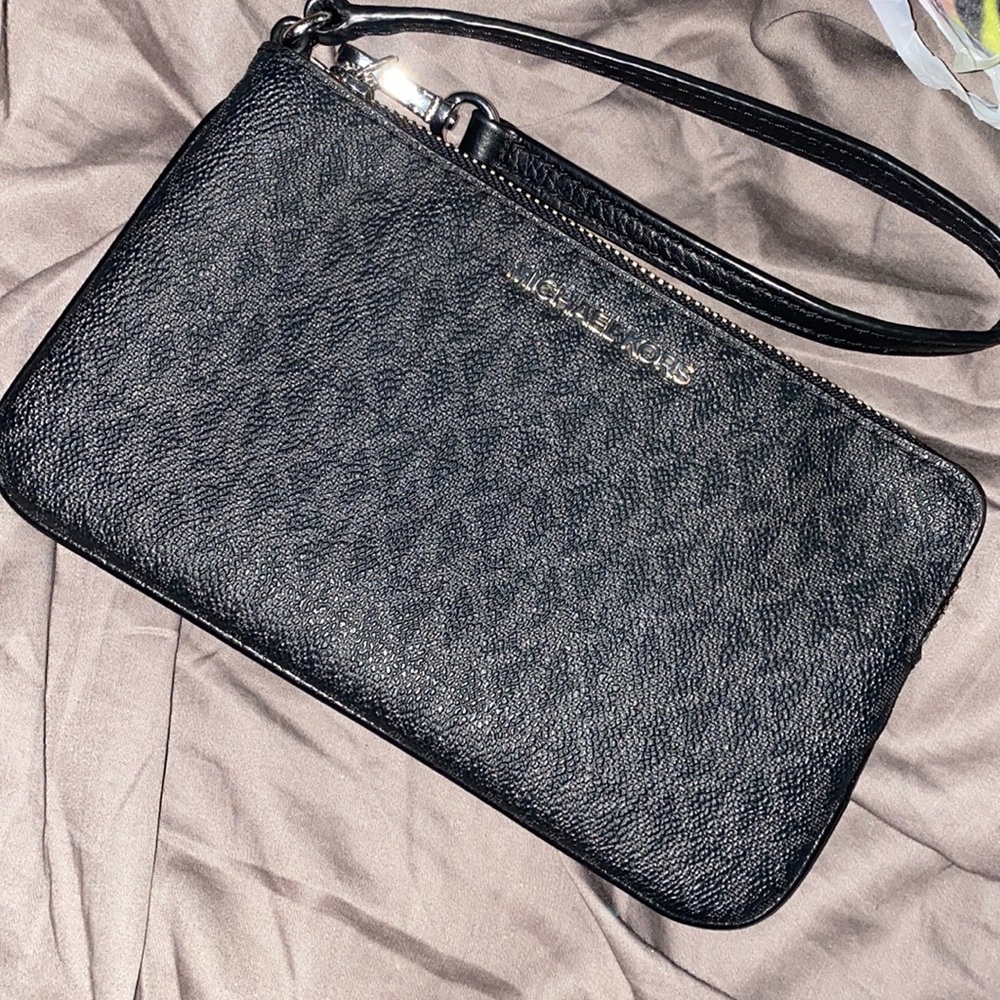 Michael Kors Wristlet Wallet